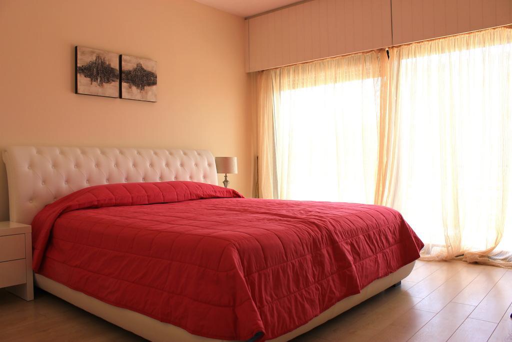 River Beach Apartments Limassol Room photo